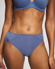 High-Leg Panty With Signature Lace