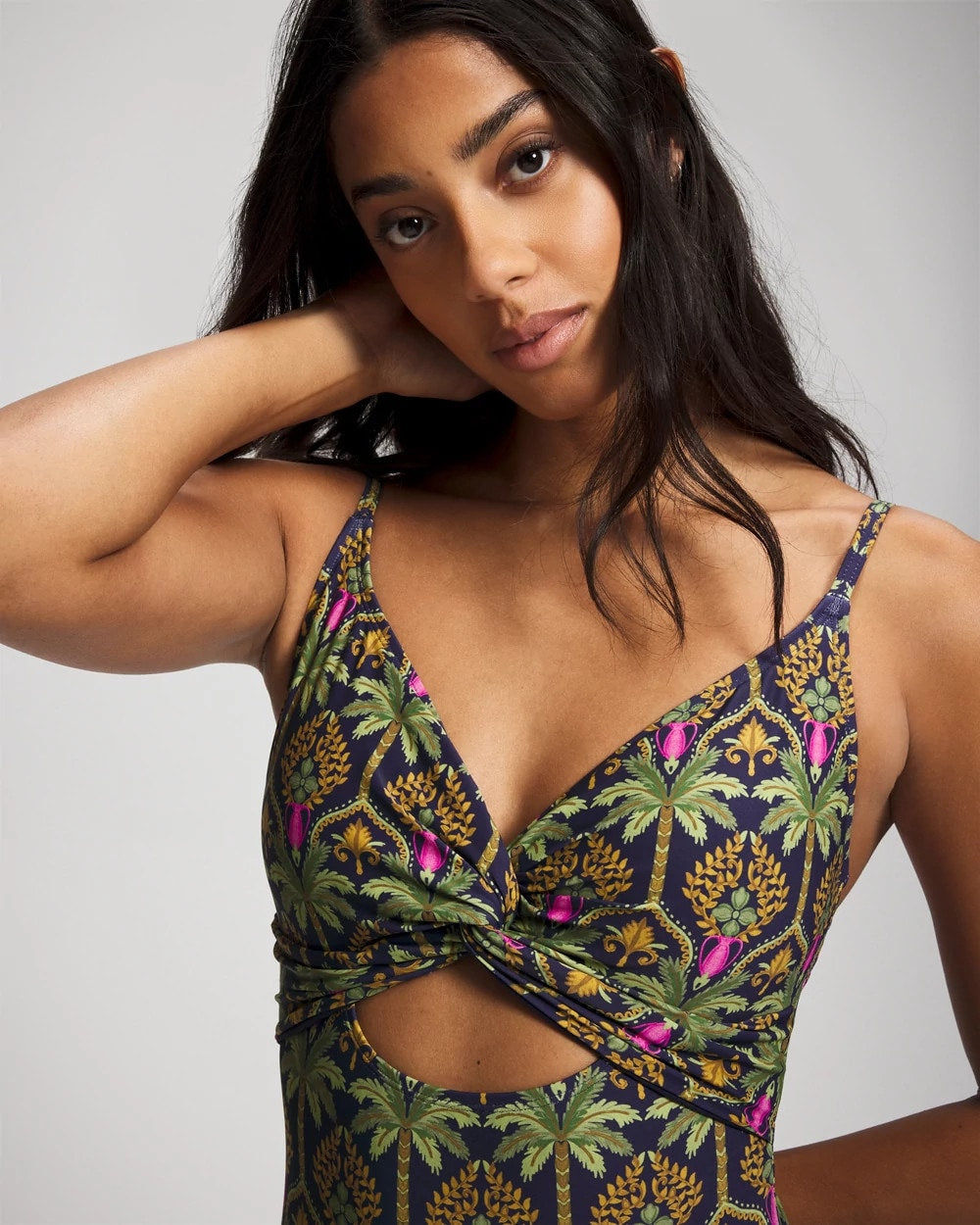 Twist-Front Keyhole One Piece